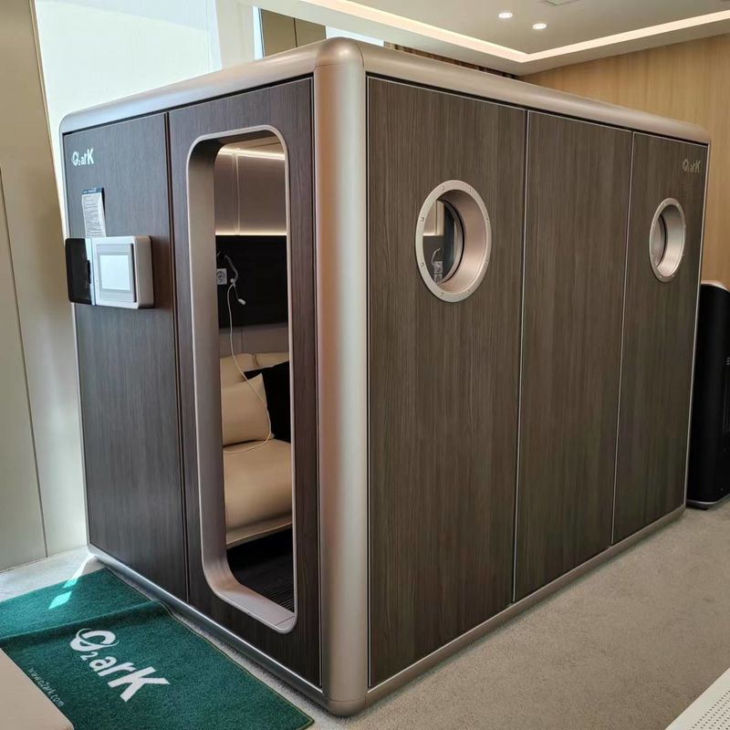 4 - 6 People Sitting Type Hyperbaric Oxygen Chamber With Over 90% Oxygen Supply